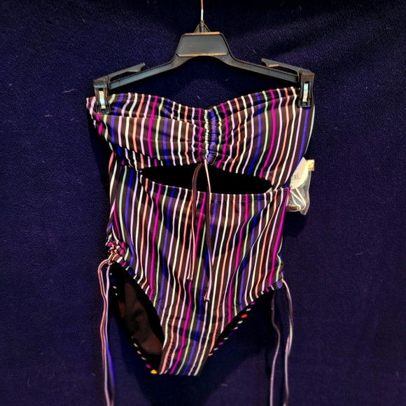 Women's One Piece Bathing Suit Size Small - Picture 1 of 4